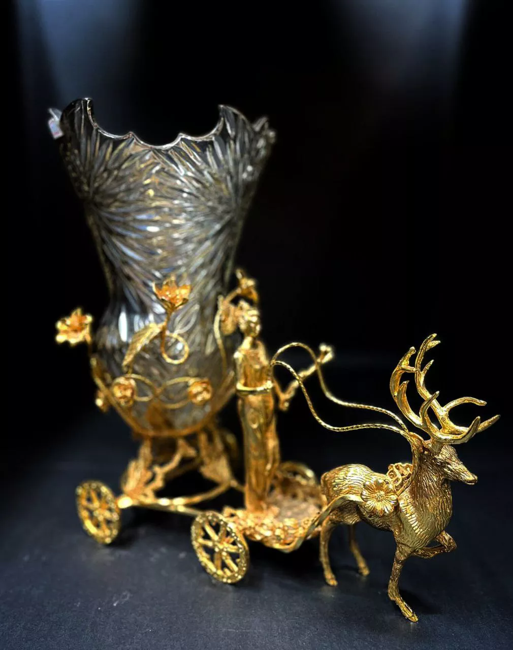 گلدان کالسکه گوزن