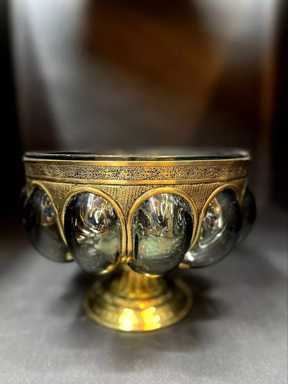 ظرف برنجی قلمزنی کد:08